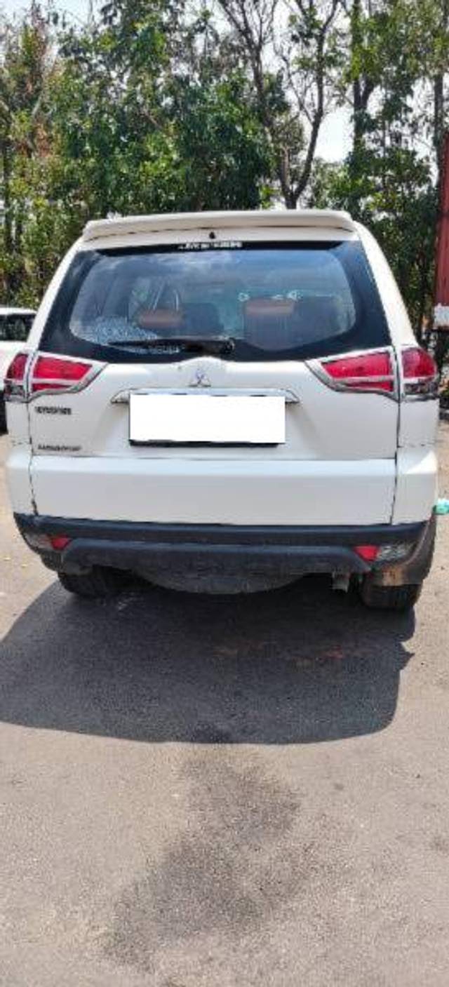 https://images10.gaadi.com/usedcar_image/4541289/original/processed_d7e8c7bc-3190-4693-9ce4-b219ac0aa8d7.jpg?imwidth=6401