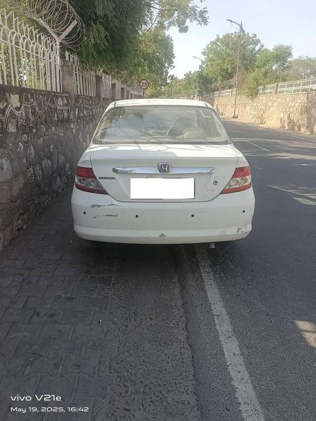 https://images10.gaadi.com/usedcar_image/4541307/original/processed_d5129c70-093d-461f-b2b8-65405183254a.jpg?imwidth=6401