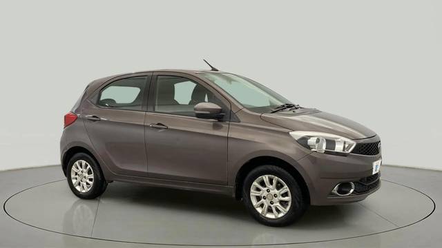 https://images10.gaadi.com/usedcar_image/4541321/original/f2c7acd58d1915f05cca0f068077eb47.jpg?imwidth=6400