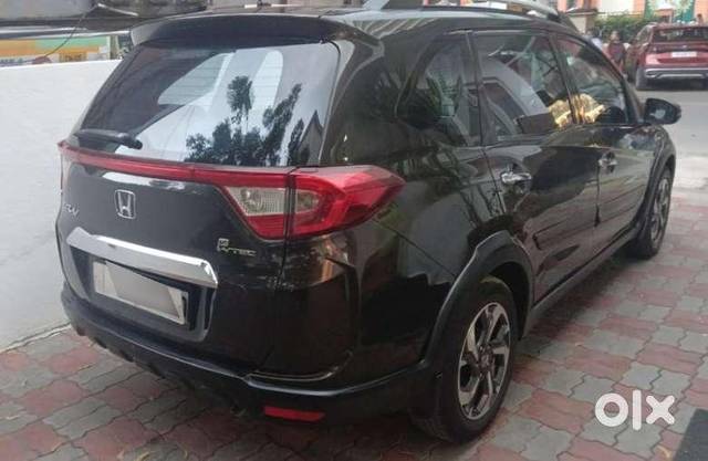 https://images10.gaadi.com/usedcar_image/4541322/original/processed_420fa7de223aa8ca979e3d3f469cfa13.jpg?imwidth=6402