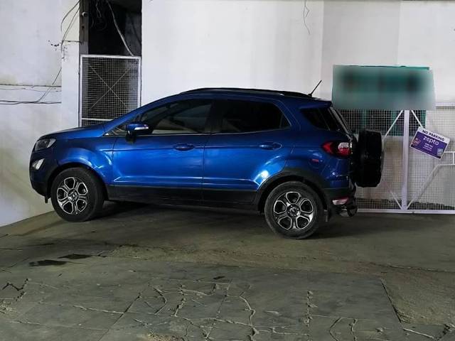 https://images10.gaadi.com/usedcar_image/4541325/original/processed_fcfcde81-6c40-43aa-a415-68013c7fab01.jpg?imwidth=6400