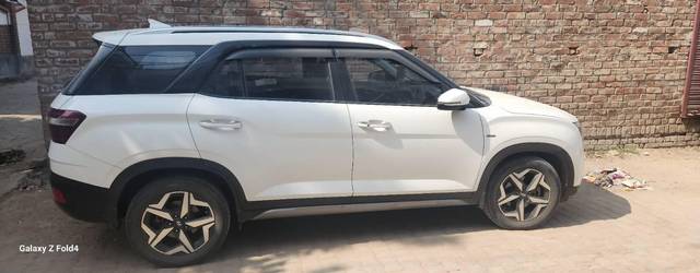 https://images10.gaadi.com/usedcar_image/4541356/original/processed_fea1c930-d613-4696-b153-657140c587e1.jpg?imwidth=6400