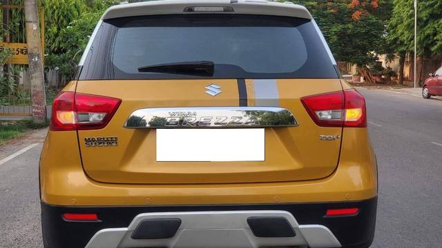 https://images10.gaadi.com/usedcar_image/4541376/original/processed_154e7e20-11db-4cb9-a5f9-abc0078d1067.jpg?imwidth=6402