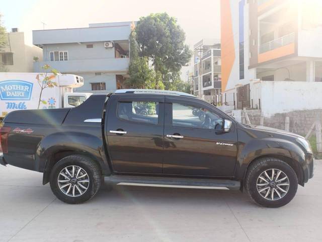 https://images10.gaadi.com/usedcar_image/4541396/original/processed_2e454a84b4ecad6d457b437c20405ae0.jpg?imwidth=6401
