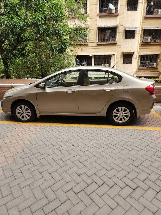 https://images10.gaadi.com/usedcar_image/4541405/original/44c62292-16f8-4818-bca9-5d397ea3972b.jpg?imwidth=6402