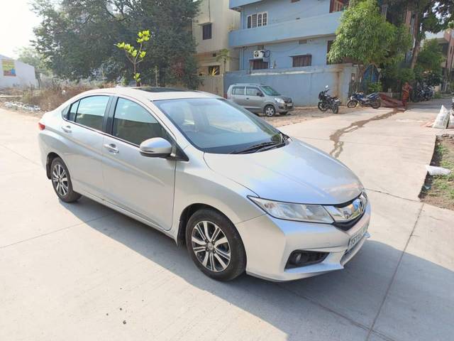 https://images10.gaadi.com/usedcar_image/4541416/original/processed_423ac957f93744127e75add45a26cf0e.jpg?imwidth=6400