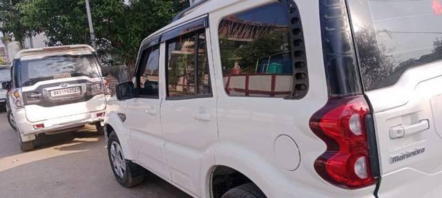 https://images10.gaadi.com/usedcar_image/4541439/original/processed_f238a237-5d4c-465c-99c8-b4df5496d831.jpg?imwidth=6402