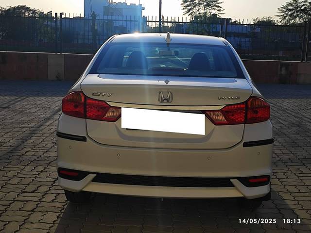 https://images10.gaadi.com/usedcar_image/4541496/original/processed_16f6d44d121be314185332c2230c6c8d.jpeg?imwidth=6402