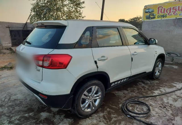 https://images10.gaadi.com/usedcar_image/4541498/original/76d9a6b3-702e-4233-9664-eefe10d5c06e.?imwidth=6401