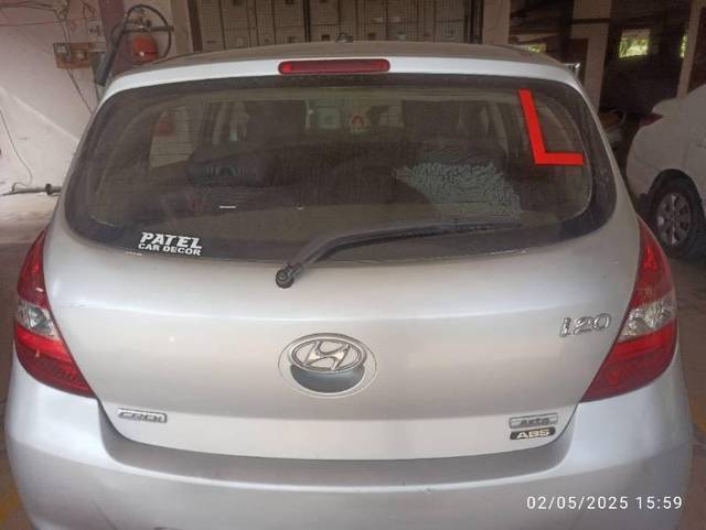 https://images10.gaadi.com/usedcar_image/4541518/original/processed_257bc35c-9981-41e8-b7a5-06520c020f67.jpg?imwidth=6402