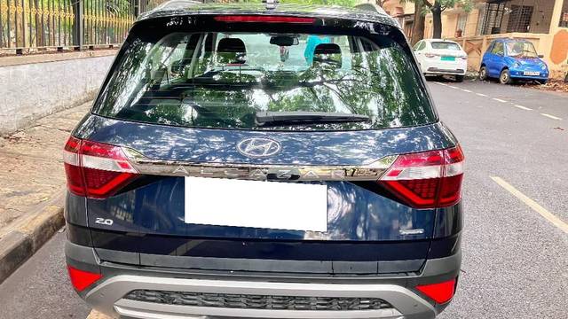https://images10.gaadi.com/usedcar_image/4541522/original/processed_c93903db-f92f-4de9-8ed7-3ce4ed801057.jpg?imwidth=6402