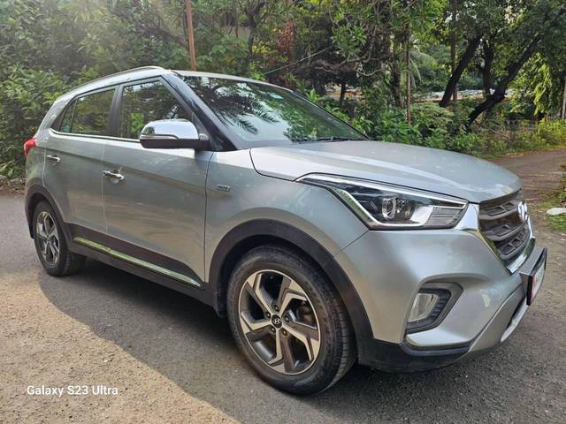 https://images10.gaadi.com/usedcar_image/4541524/original/processed_833082c474cc92ca2aee32fe9de41d8f.jpg?imwidth=6400
