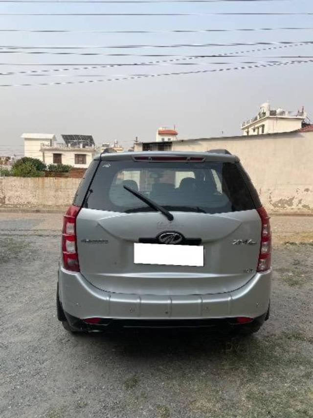 https://images10.gaadi.com/usedcar_image/4541530/original/processed_1717f38f-ebf0-43b3-808d-7f431b7ddfeb.jpeg?imwidth=6402