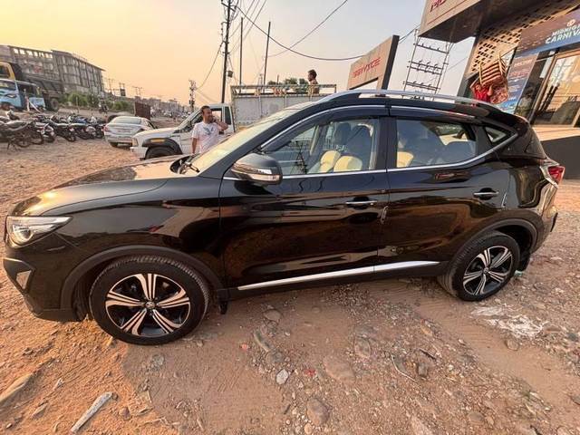 https://images10.gaadi.com/usedcar_image/4541531/original/processed_25a9486c-dae0-41c5-8532-e883a0e64064.jpg?imwidth=6400