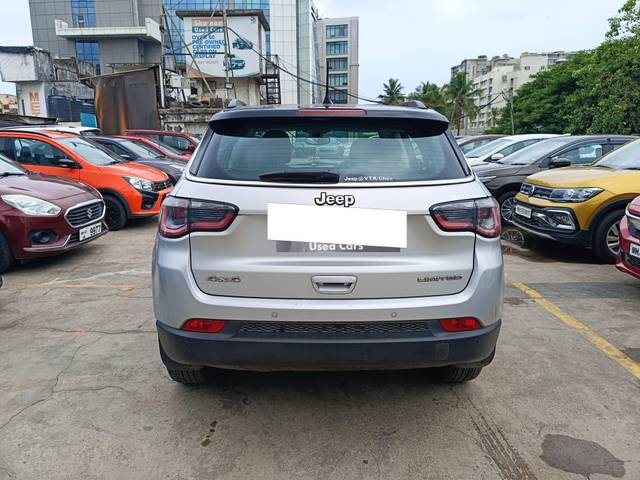 https://images10.gaadi.com/usedcar_image/4541547/original/processed_0a79f52f328b13653d482536e6245b27.jpg?imwidth=6402