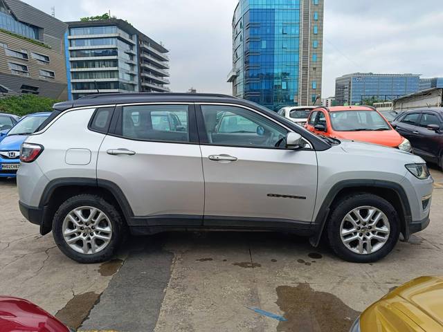 https://images10.gaadi.com/usedcar_image/4541547/original/processed_f2721dd1783109e214905f6c71ec4d56.jpg?imwidth=6401