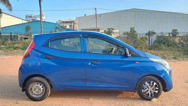 https://images10.gaadi.com/usedcar_image/4541553/original/processed_6aadf688380b2e4beaeb7c2ad370a18e.jpg?imwidth=6401
