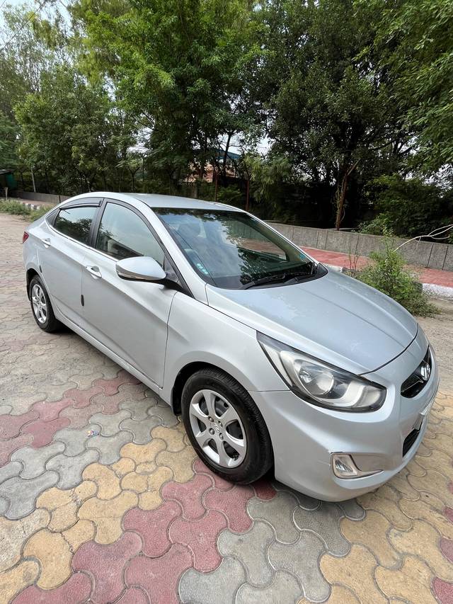 https://images10.gaadi.com/usedcar_image/4541554/original/049fd88cced4863800a04ce830ab6be4.jpg?imwidth=6400