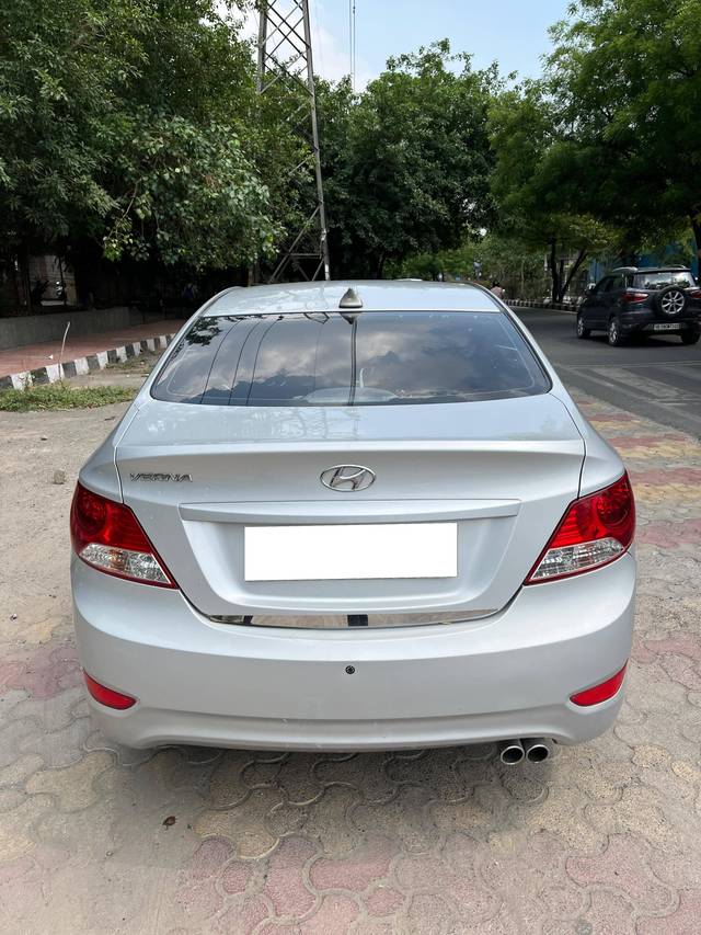 https://images10.gaadi.com/usedcar_image/4541554/original/processed_3d28b14e8f61ca2562d7879b3599a653.jpg?imwidth=6401