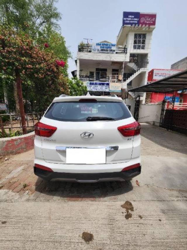 https://images10.gaadi.com/usedcar_image/4541570/original/processed_2d0a8fd9-9b29-482d-aa24-7af2b02c6dab.jpg?imwidth=6401