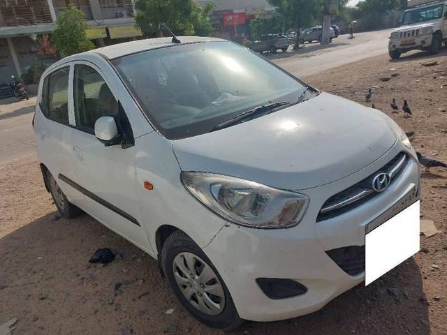 https://images10.gaadi.com/usedcar_image/4541596/original/processed_processed_e7ec86fe-b6a8-4320-98e3-4072b00d20f7.jpg?imwidth=6402