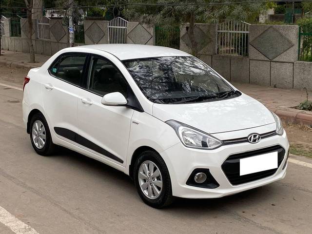 https://images10.gaadi.com/usedcar_image/4541606/original/processed_50277000de3010a99aa6a1c928208ed7.jpg?imwidth=6400