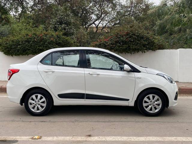 https://images10.gaadi.com/usedcar_image/4541606/original/processed_90b57e7639941e06b318fd5f4544f231.jpg?imwidth=6401