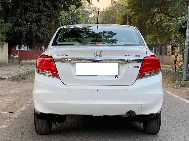 https://images10.gaadi.com/usedcar_image/4541607/original/processed_cb74814f366121b6f886394ab5cf7b51.jpg?imwidth=6401
