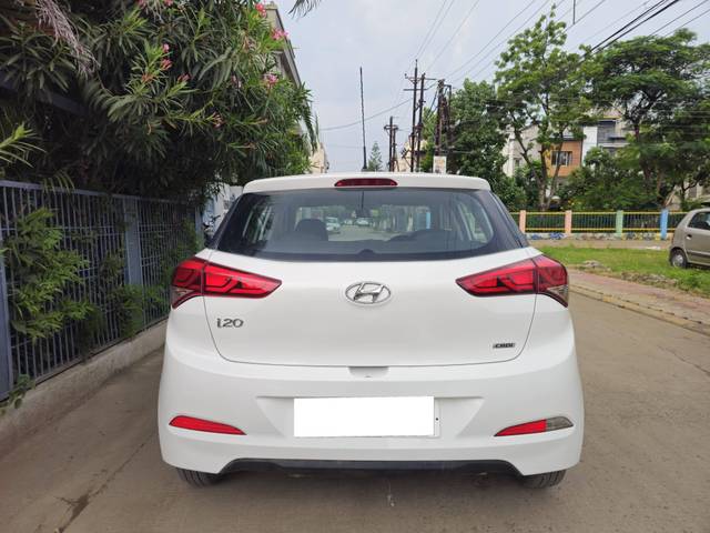 https://images10.gaadi.com/usedcar_image/4541609/original/processed_1f7c1c432abb024f809bec906235936e.jpg?imwidth=6401