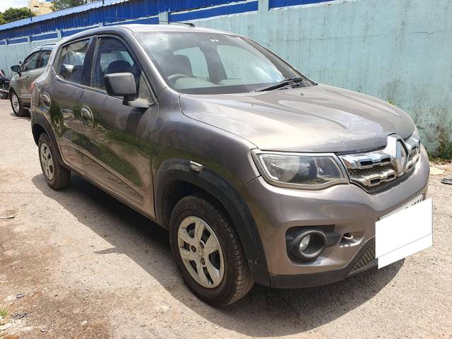 https://images10.gaadi.com/usedcar_image/4541613/original/processed_81d029f27c91df188941fb4a5d5637a8.jpg?imwidth=6400