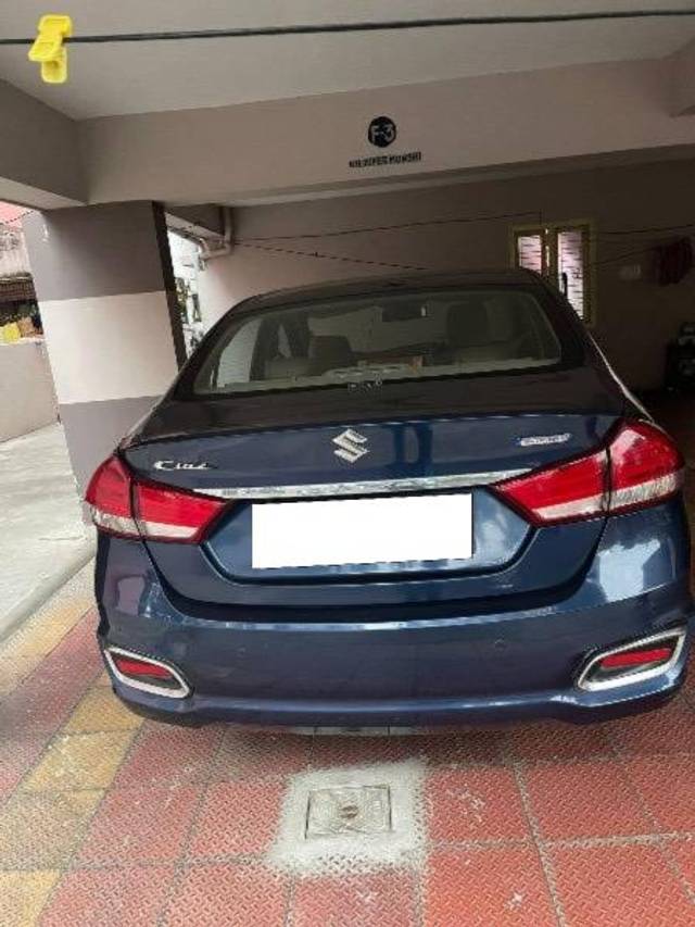 https://images10.gaadi.com/usedcar_image/4541621/original/processed_01036464-4b06-45d4-a845-f943c876432d.jpeg?imwidth=6401