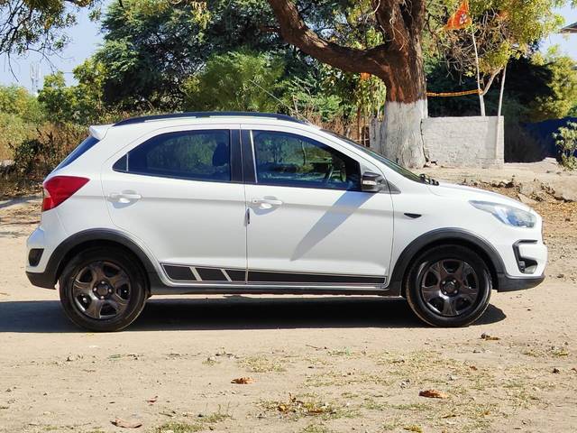 https://images10.gaadi.com/usedcar_image/4541629/original/f2994e5f6b6d1566c44ed2dafe8a28bc.jpg?imwidth=6401