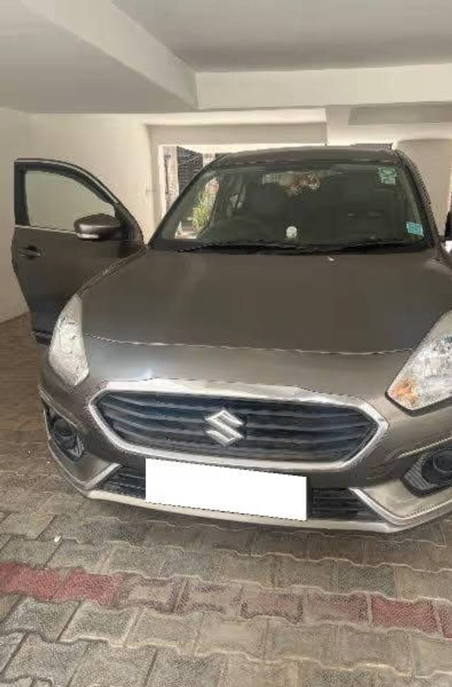 https://images10.gaadi.com/usedcar_image/4541635/original/processed_73ca1403-12ab-4e77-b855-d2534c1dd25a.png?imwidth=6400