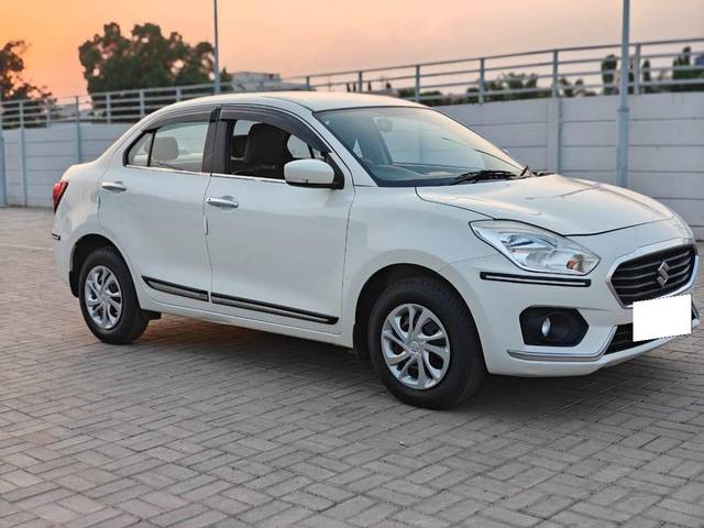 https://images10.gaadi.com/usedcar_image/4541639/original/processed_4c404b122d3a97bd95fd505211896b80.jpeg?imwidth=6400