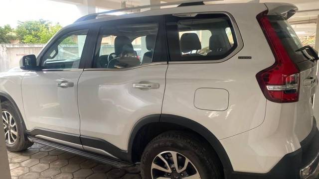 https://images10.gaadi.com/usedcar_image/4541640/original/processed_ecdab5ce-ff22-42f9-9711-c53a3c47b335.jpg?imwidth=6402