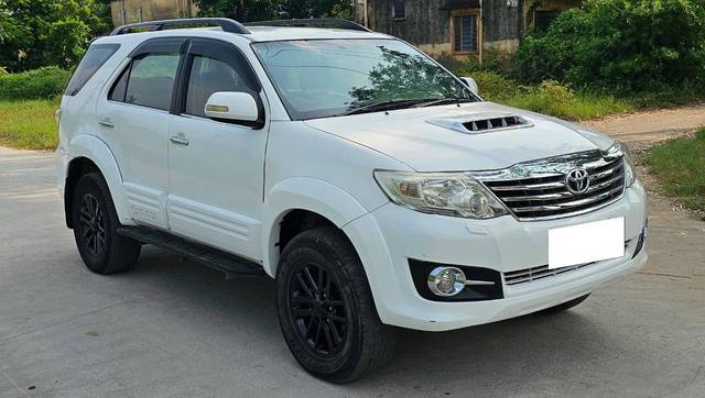 https://images10.gaadi.com/usedcar_image/4541641/original/processed_51778fd77a2f3c988d4fa4ad232e7a45.jpg?imwidth=6400