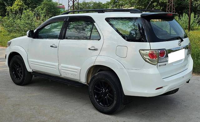 https://images10.gaadi.com/usedcar_image/4541641/original/processed_c78b9e1def18e469671f994d802b1684.jpg?imwidth=6402