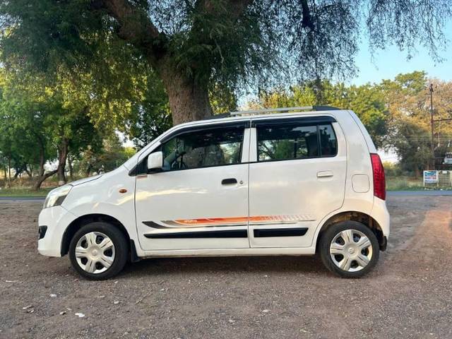 https://images10.gaadi.com/usedcar_image/4541647/original/processed_aee0838e-501b-4745-9e6f-dddf8a13ad83.jpg?imwidth=6401