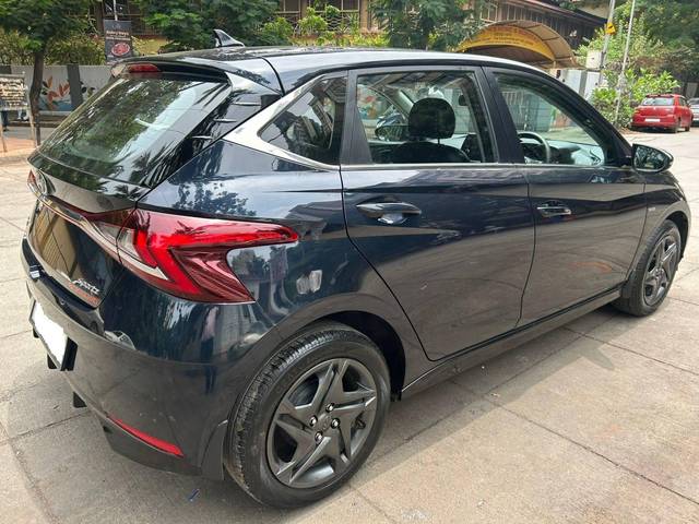 https://images10.gaadi.com/usedcar_image/4541656/original/processed_114e791338f2800cb56a29964c852e14.jpg?imwidth=6402