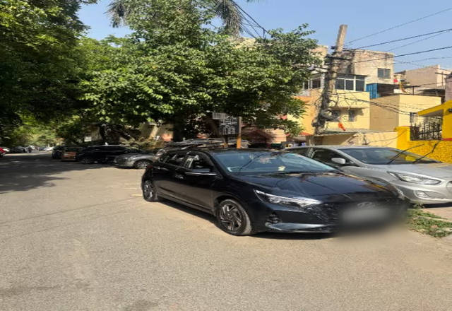 https://images10.gaadi.com/usedcar_image/4541675/original/082e09b1-82a4-4b1b-94c6-f1504789941c.?imwidth=6400