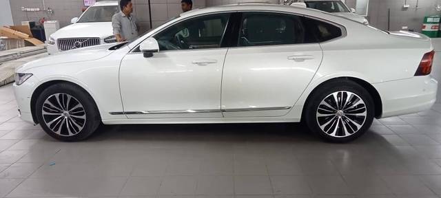 https://images10.gaadi.com/usedcar_image/4541719/original/processed_cba261b84502ffa71fa8c5f81a6edadc.jpg?imwidth=6402