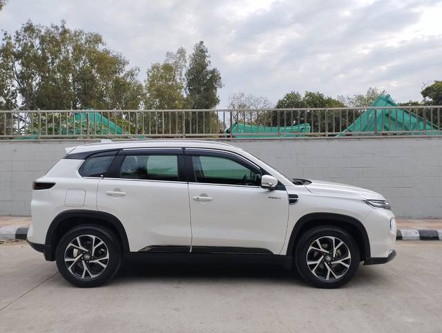 https://images10.gaadi.com/usedcar_image/4541720/original/1fbafea74fe422fd8e969bfaf6450cb4.jpg?imwidth=6401