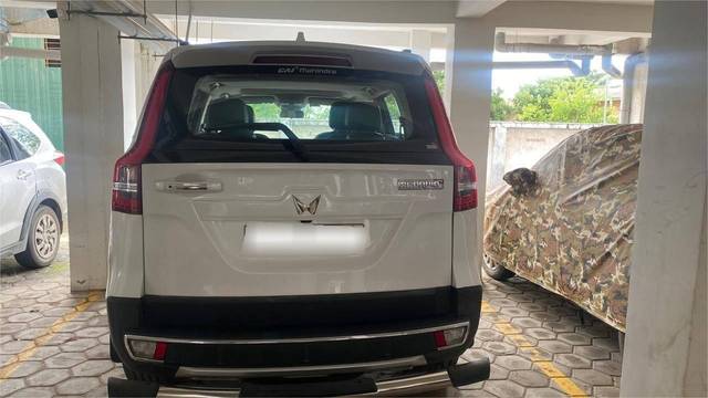 https://images10.gaadi.com/usedcar_image/4541722/original/processed_fe370960-b1d3-4dca-a513-4838962b6f1c.jpg?imwidth=6401