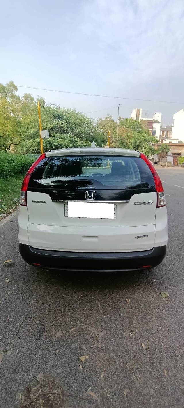 https://images10.gaadi.com/usedcar_image/4541728/original/processed_cb38d427-89ff-486d-ba9d-637bfc1dba05.jpg?imwidth=6401
