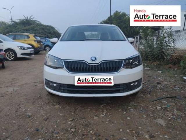 https://images10.gaadi.com/usedcar_image/4541736/original/0a161cf5d5f74d9c9b06319b27a8c71e.jpeg?imwidth=6400
