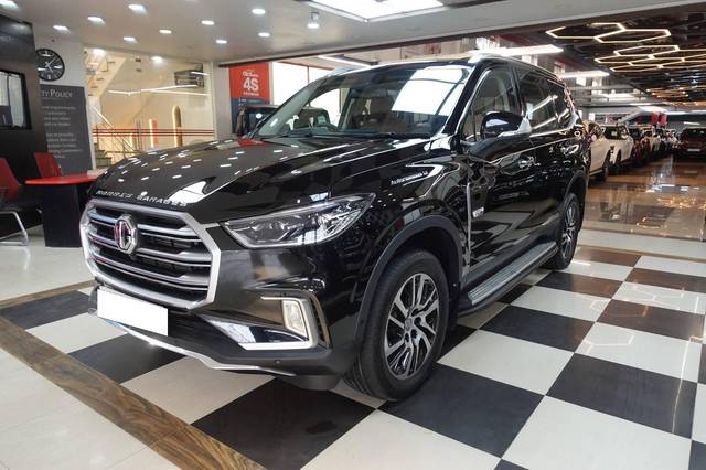 https://images10.gaadi.com/usedcar_image/4541742/original/processed_39f3373ec9a18946c1f6423adfb6b56c.jpg?imwidth=6402