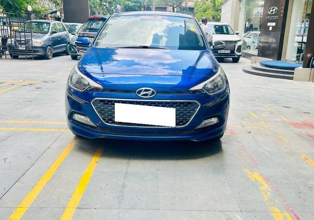 https://images10.gaadi.com/usedcar_image/4541760/original/processed_8bb63f68bf88789709d6d7408bf279d2.jpeg?imwidth=6400