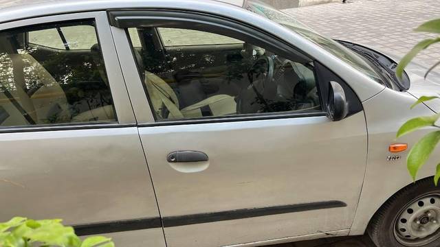 https://images10.gaadi.com/usedcar_image/4541772/original/processed_5f057abe-574a-4152-a12a-92c425717e74.jpeg?imwidth=6402