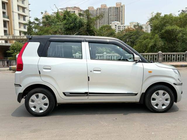 https://images10.gaadi.com/usedcar_image/4541777/original/processed_1c415c70a27f3b958ce50f74169819ac.jpg?imwidth=6401