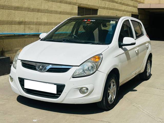 https://images10.gaadi.com/usedcar_image/4541780/original/processed_7d4e0374658596161a3aa69cc9430faf.jpg?imwidth=6400